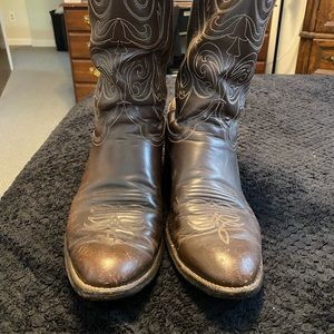 Men Justin Boots style 2500. 10.5